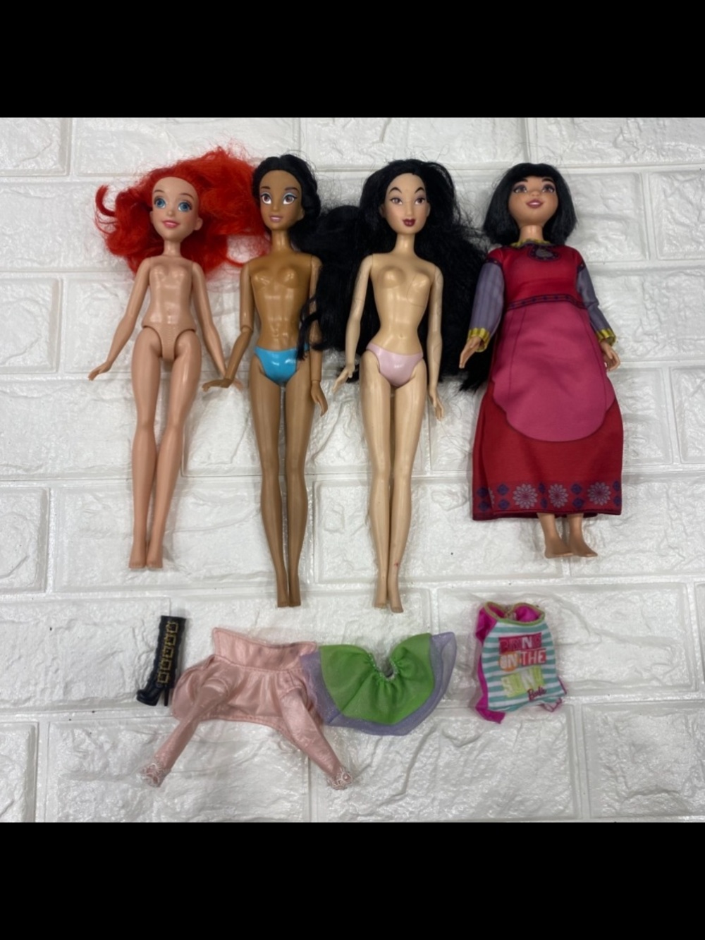 Lot of 4 Disney Barbie dolls Jasmin, Ariel, Mulan. and Dahlia